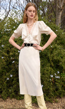 Load image into Gallery viewer, B1. G226T6601 LACE TRIM TOP PEARL