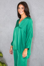 Load image into Gallery viewer, 19.1608 SATIN OVERSIZED BLOUSE

