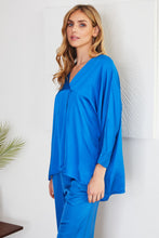Load image into Gallery viewer, 19.1608 SATIN OVERSIZED BLOUSE
