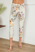 Load image into Gallery viewer, 21363 FLORAL JOGGERS
