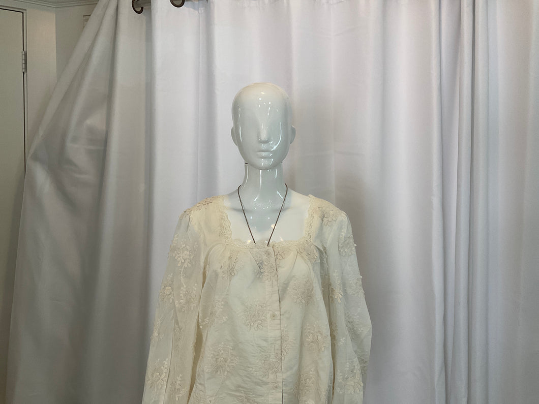 DT156 Ivory Blouse