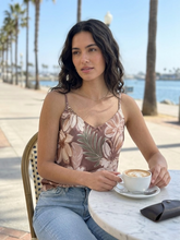 Load image into Gallery viewer, FLORAL SILKY TANK TOP
