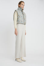 Load image into Gallery viewer, STYX FLORAL VEST
