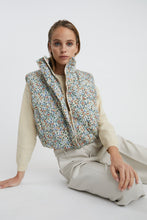 Load image into Gallery viewer, STYX FLORAL VEST
