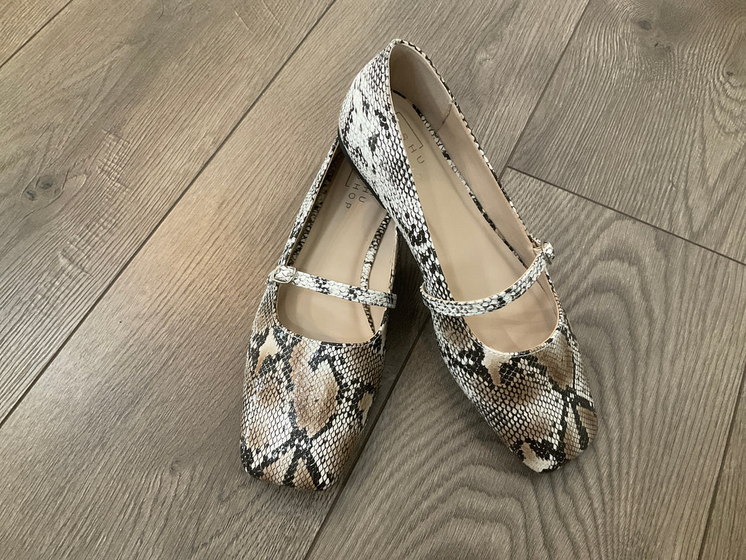 1201 SNAKE SHOES