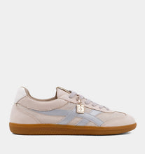Load image into Gallery viewer, SASHA SNEAKER
