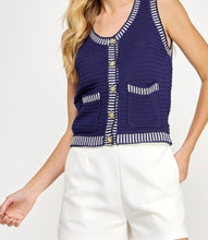 Load image into Gallery viewer, CROCHET CONTRAST VEST
