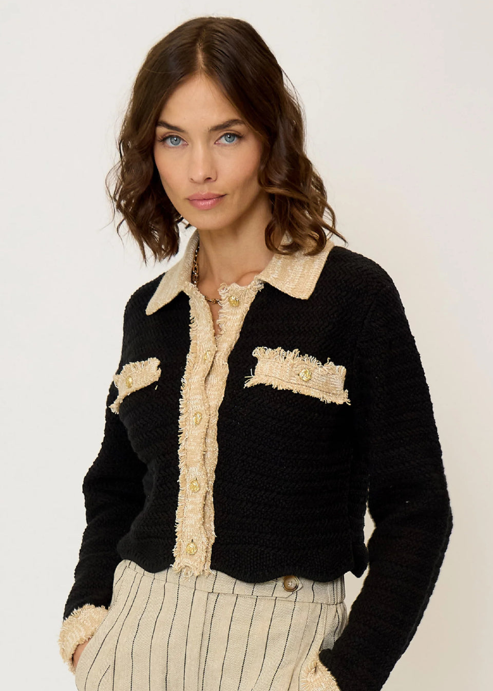 1004 ROSE SCALLOP SWEATER