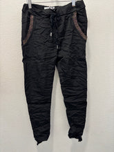 Load image into Gallery viewer, 6178 SATIN CRINKLE JOGGER
