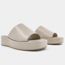 Load image into Gallery viewer, LOURDES SANDAL
