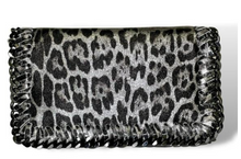 Load image into Gallery viewer, LEO LEATHER PURSE
