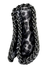 Load image into Gallery viewer, LEO LEATHER PURSE
